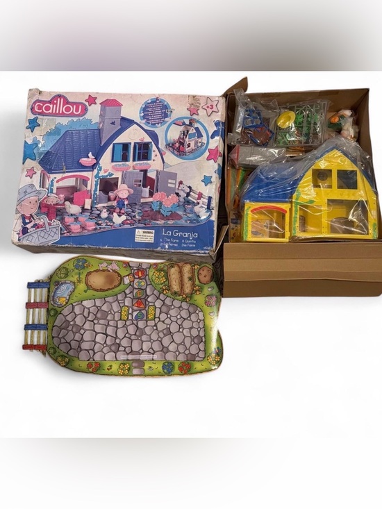 Caillou Other - Vintage Caillou La Granja The Farm Playset 2009 Discontinued Barn Toy
